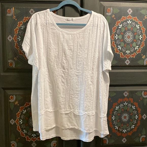 Beautiful White Summer Tunic - Picture 1 of 6